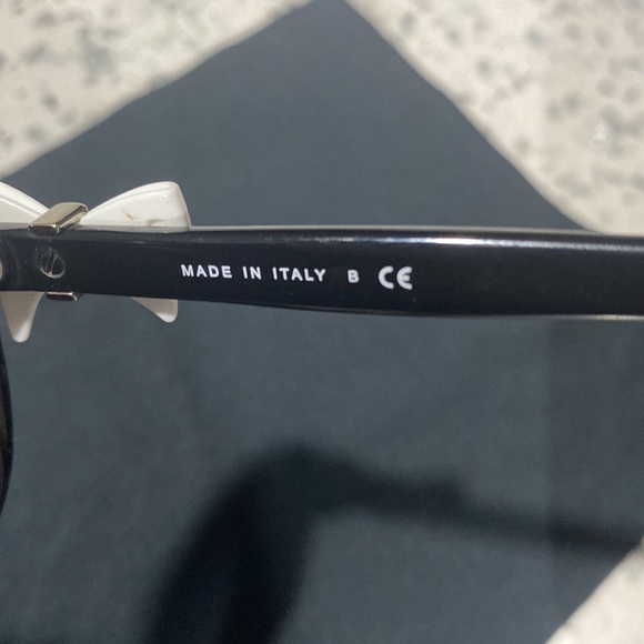 Chanel White Bow Sunglasses 5171 Authentic - Picture 5 of 7